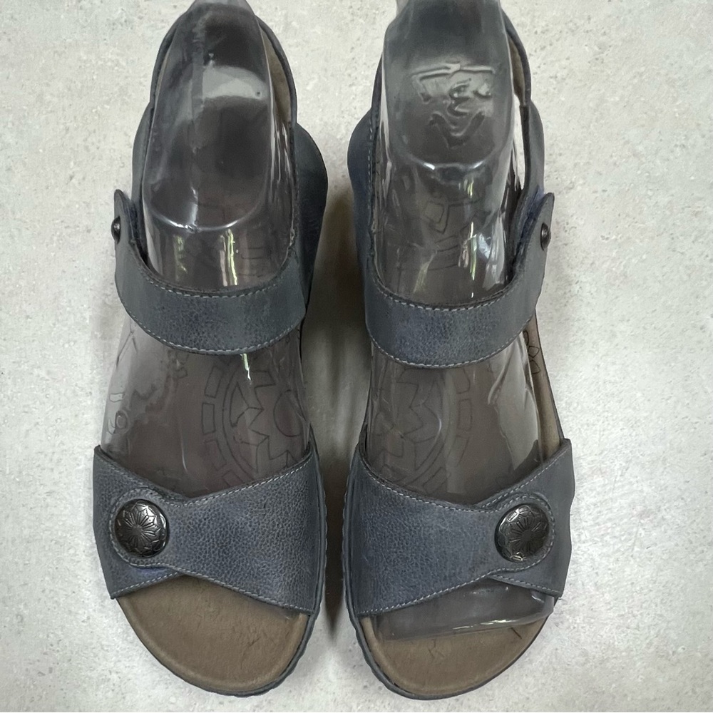 Woman’s Taos Escape 2 sandals
